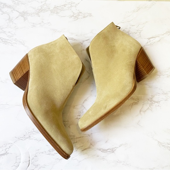 Vince Havana Notch Suede Ankle Bootie Neutral Tan Pointed Toe Zip 8.5 - Picture 2 of 6